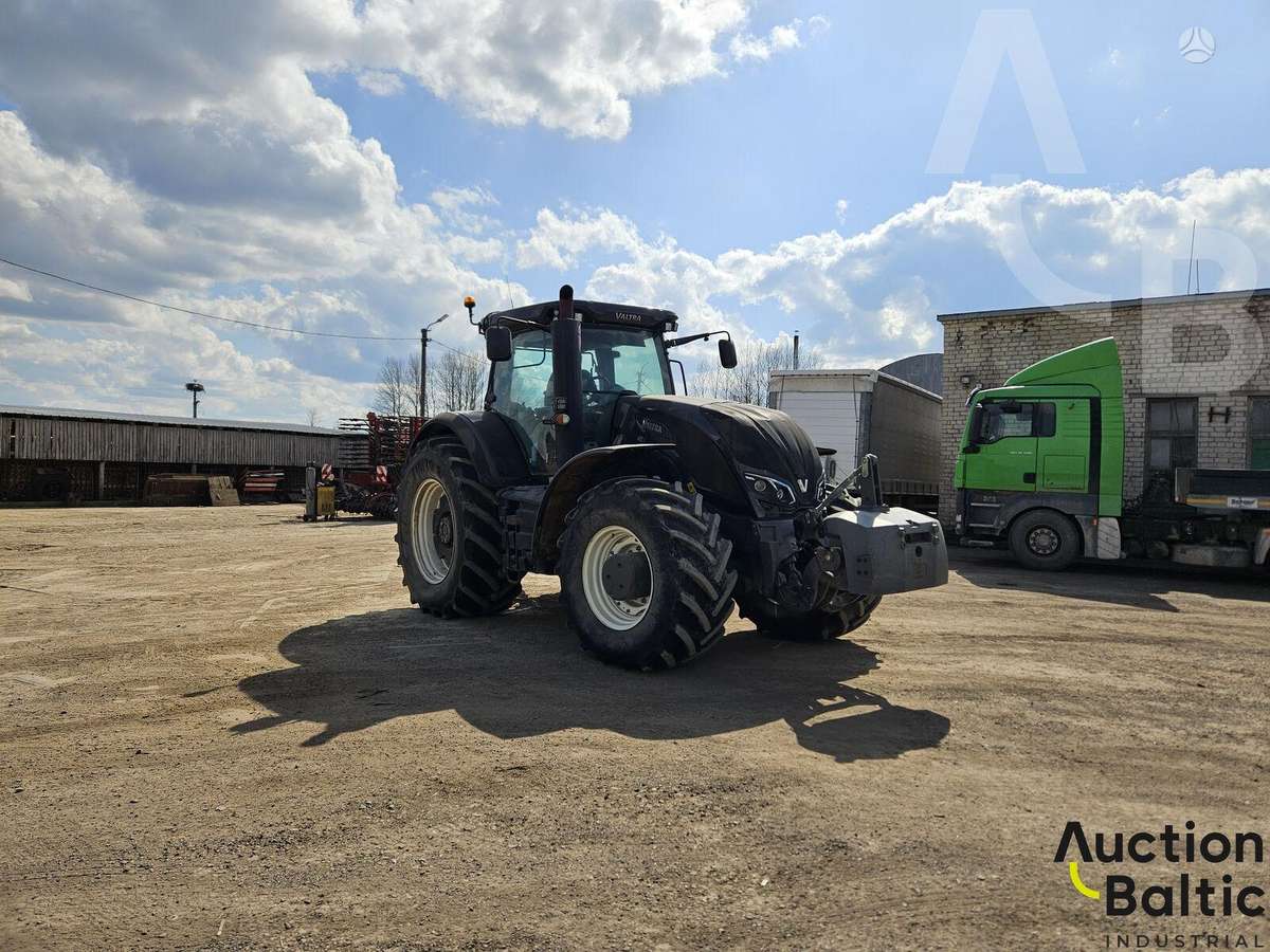 Valtra S374, tractors