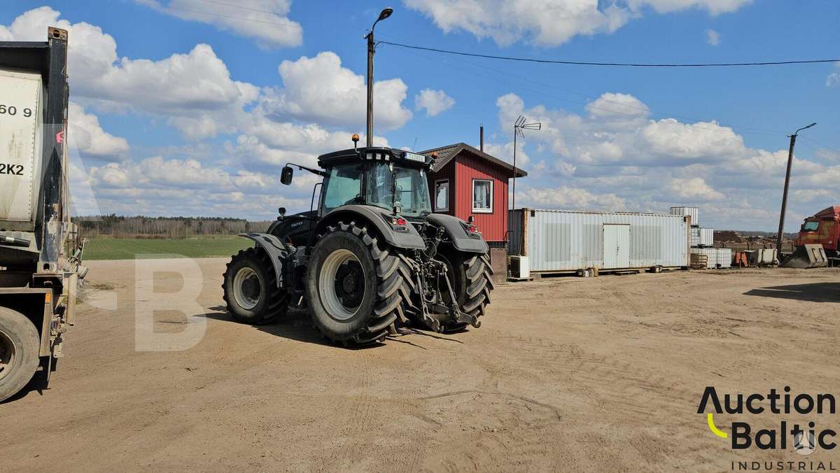Valtra S374, tractors