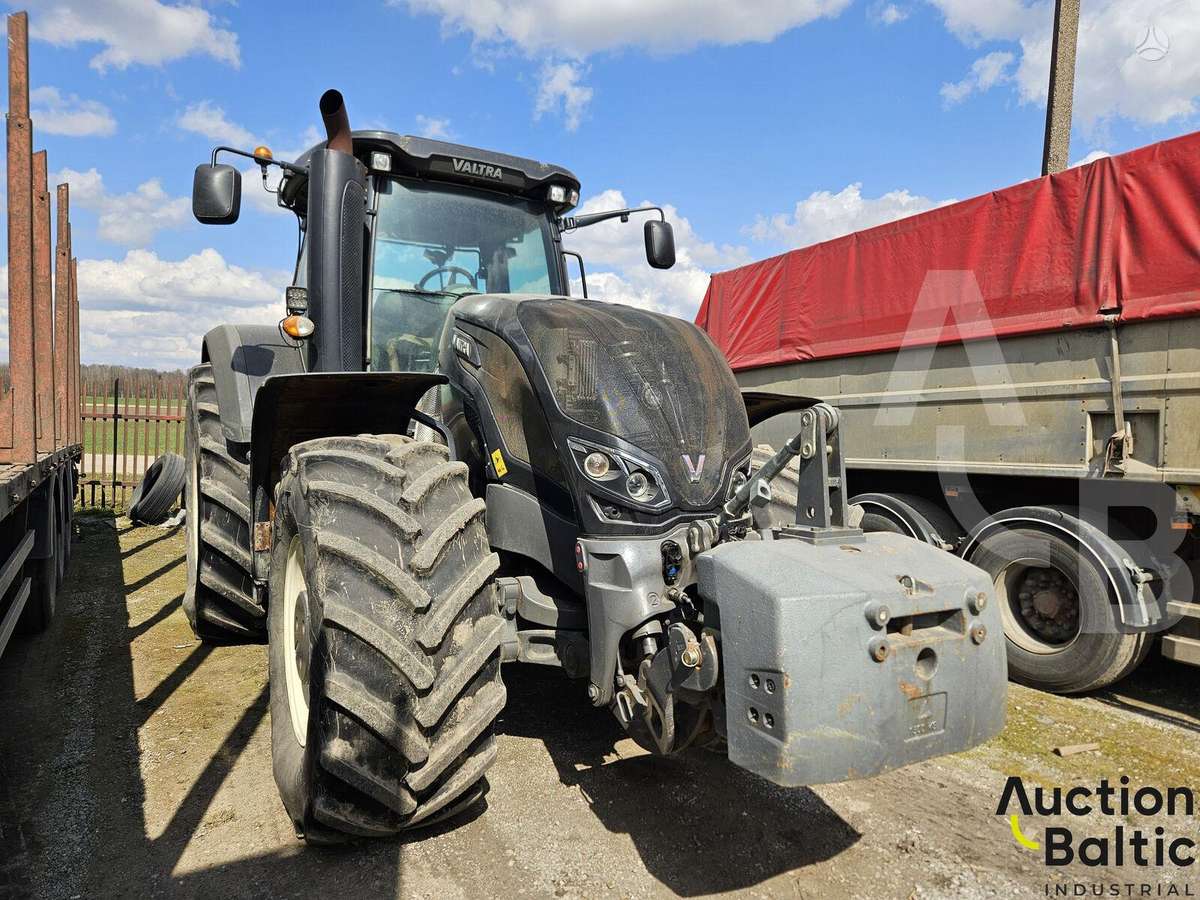 Valtra S374, tractors