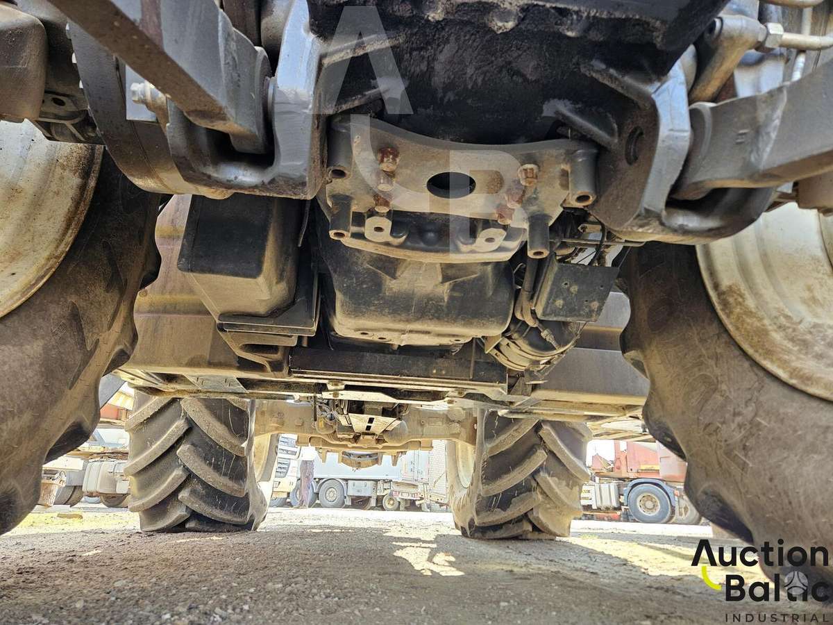 Valtra S374, tractors
