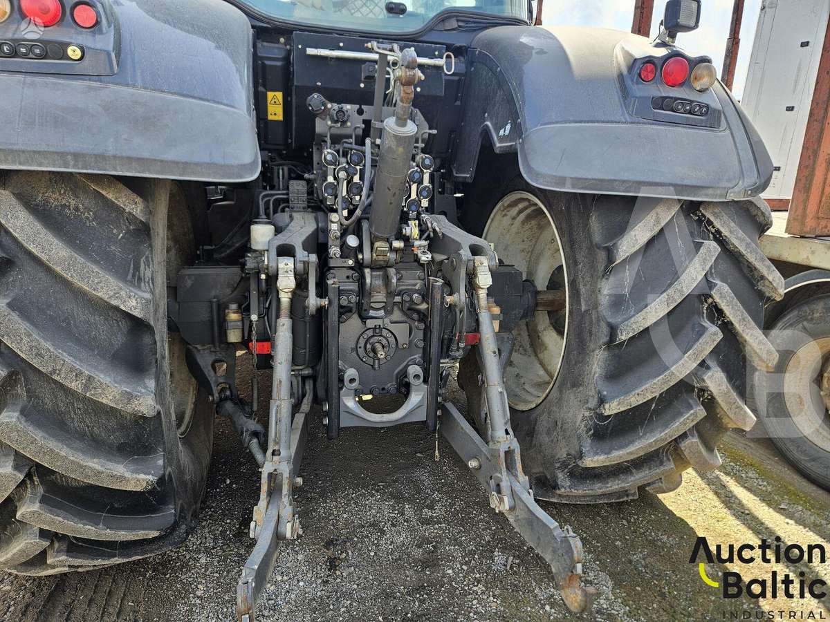 Valtra S374, tractors