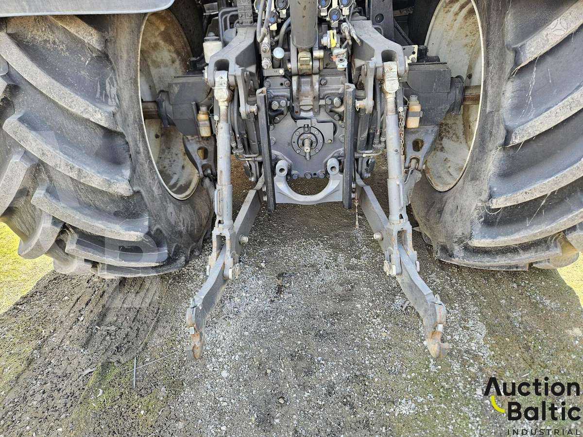 Valtra S374, tractors