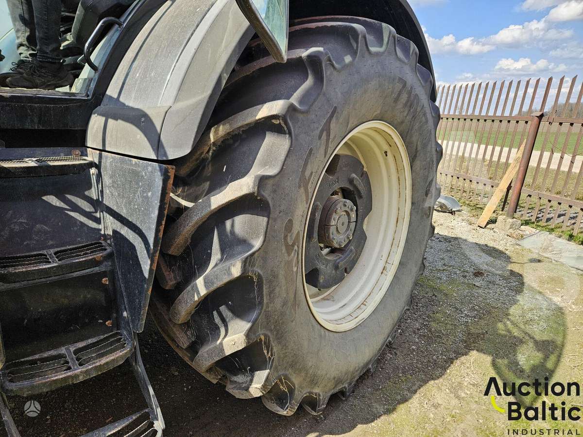 Valtra S374, tractors