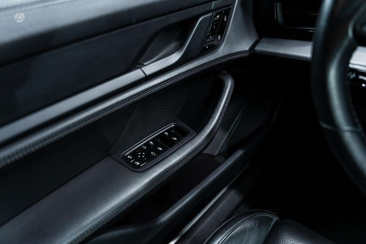 Porsche Taycan, 91 кВт·ч, Универсал