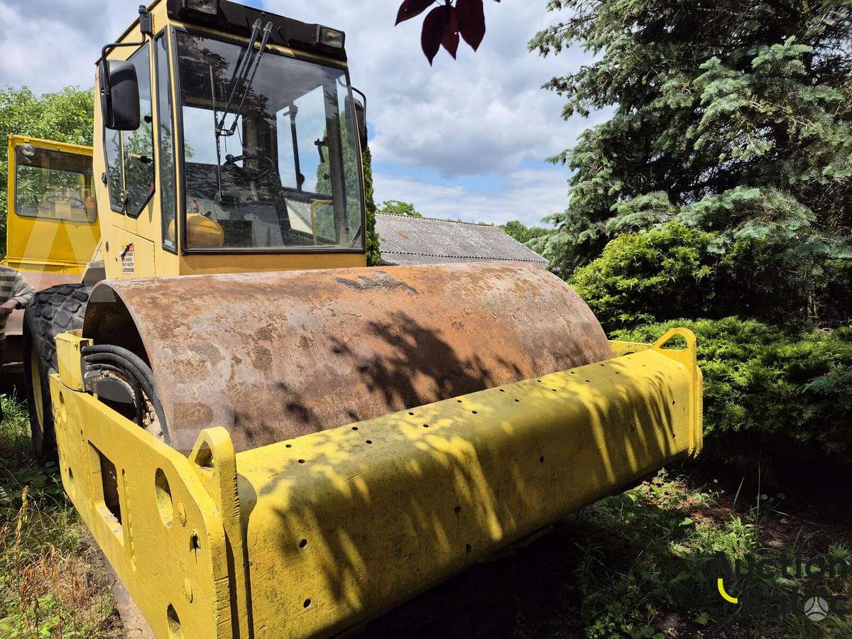 Bomag BW 211 D, vibro technika