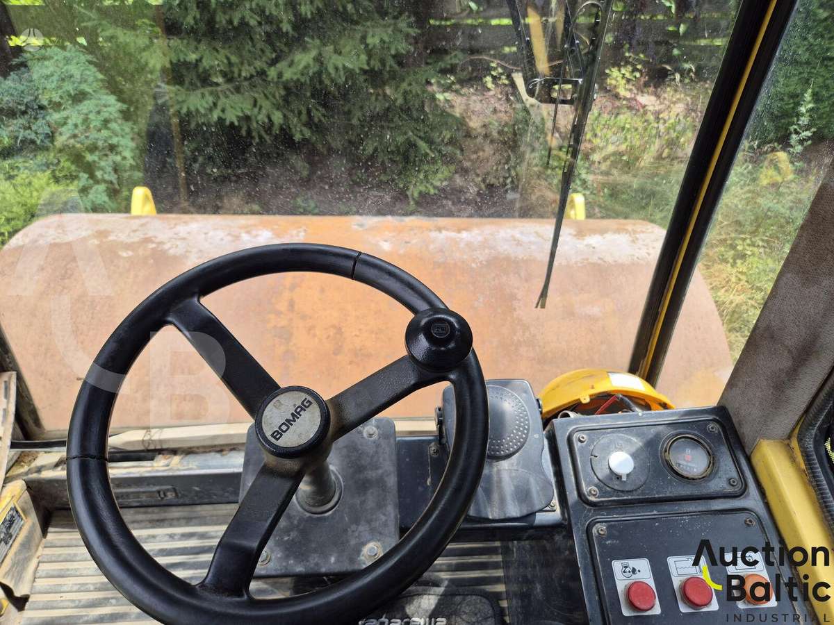 Bomag BW 211 D, вибромашины