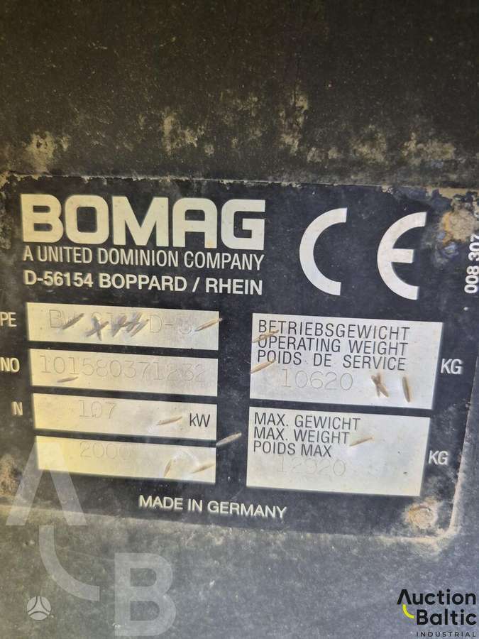 Bomag BW 211 D, vibrator / compactor