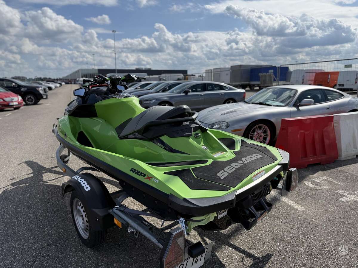 Sea-Doo RXP300 RS, jet skis