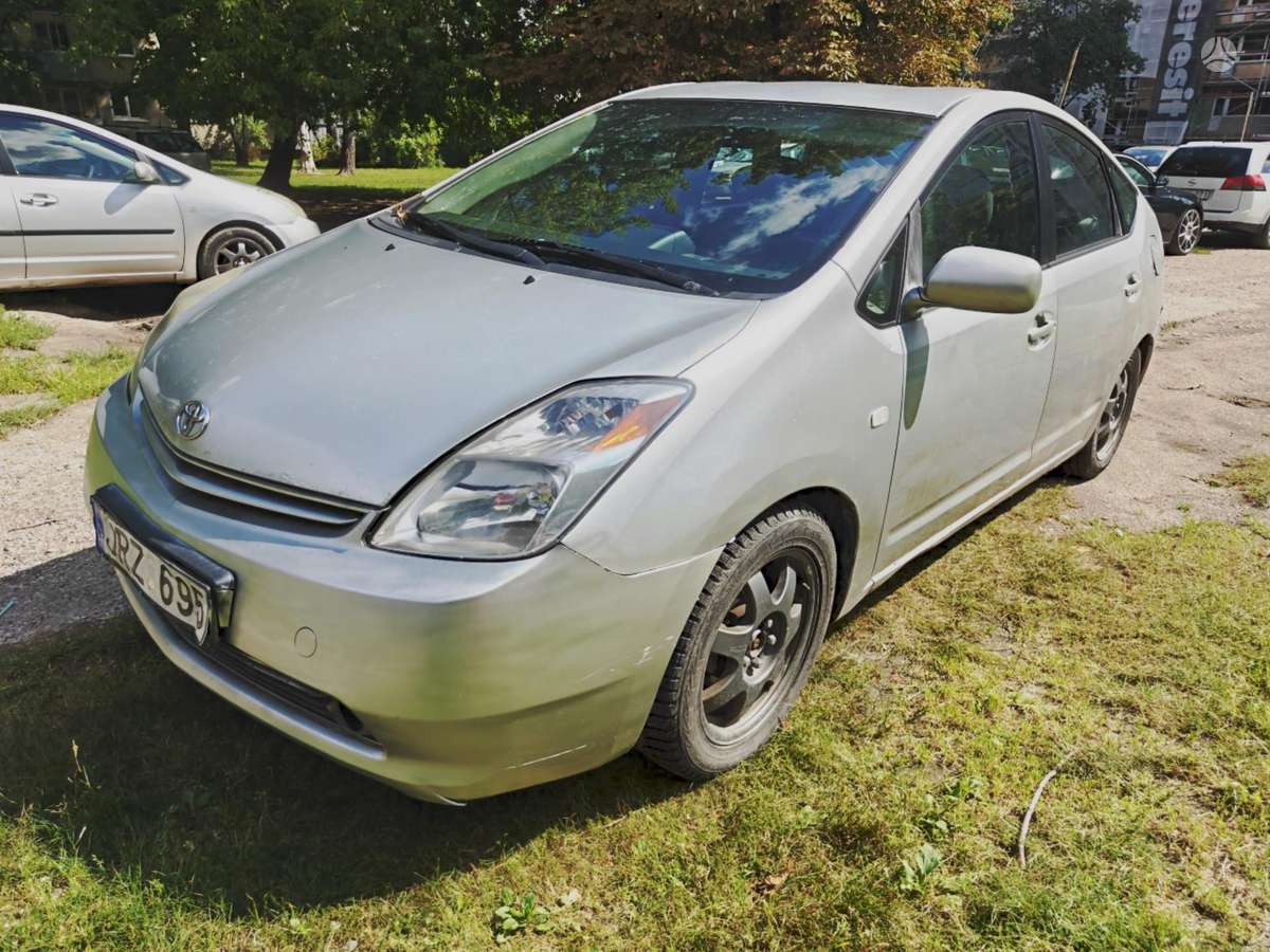 Toyota Prius - 1