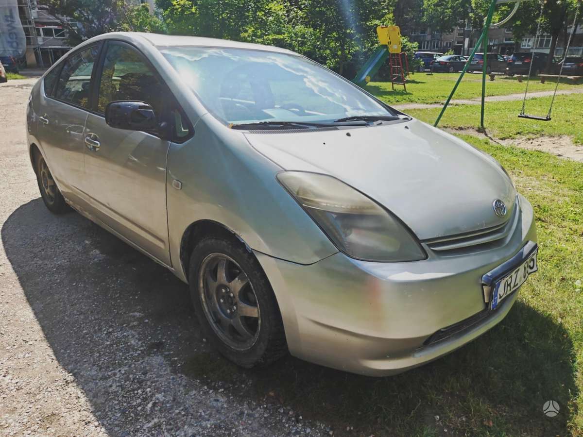 Toyota Prius - 2