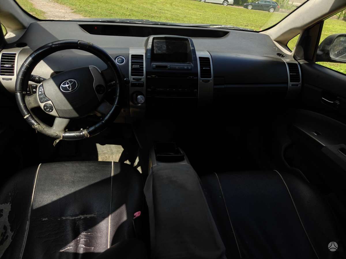 Toyota Prius - 5