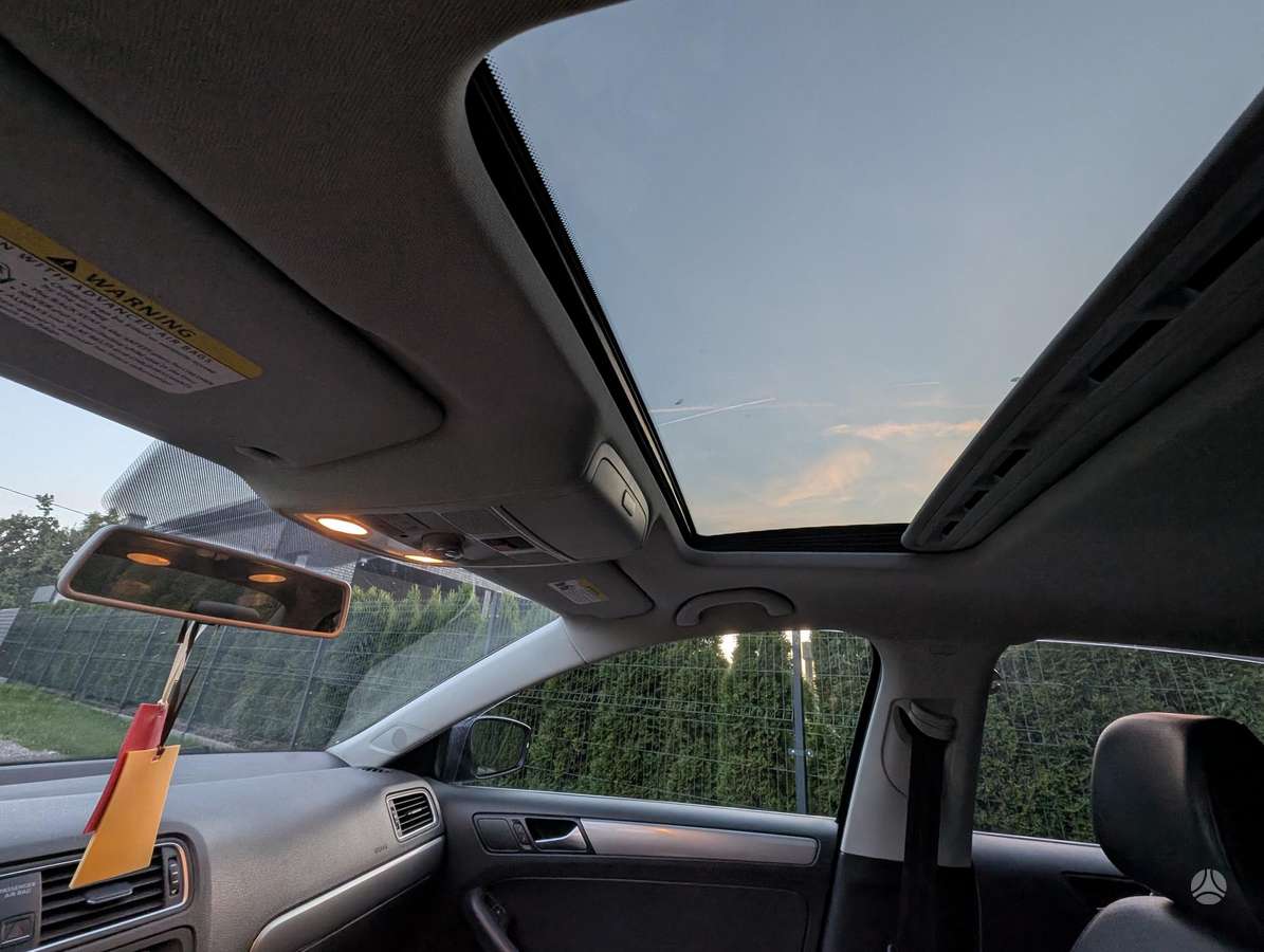 Volkswagen Jetta - 8
