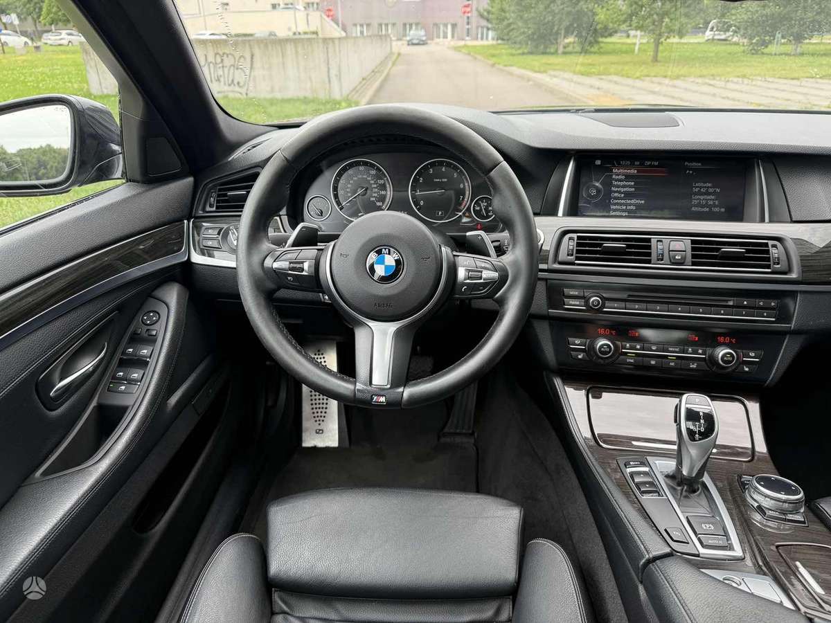 BMW 528, 2.0 l., Седан