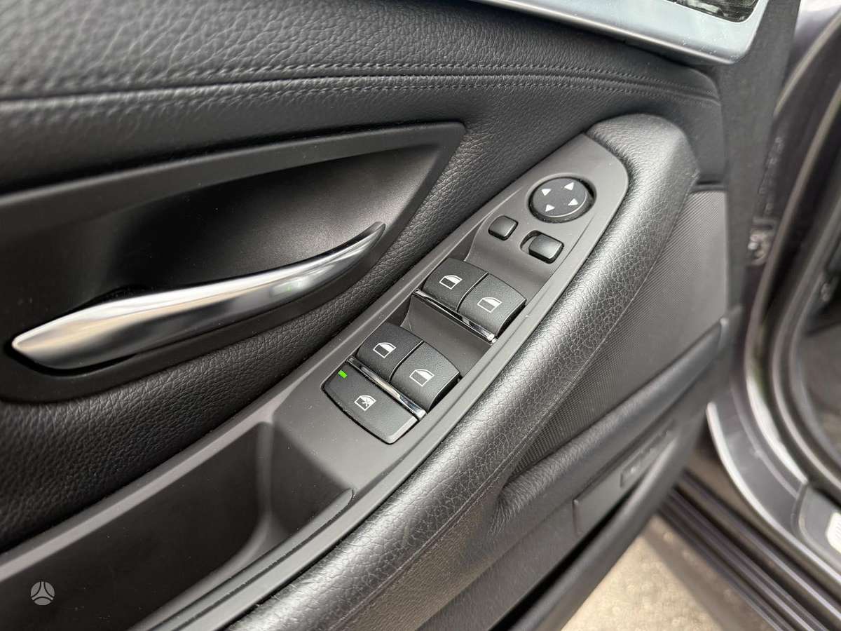 BMW 528, 2.0 l., Седан