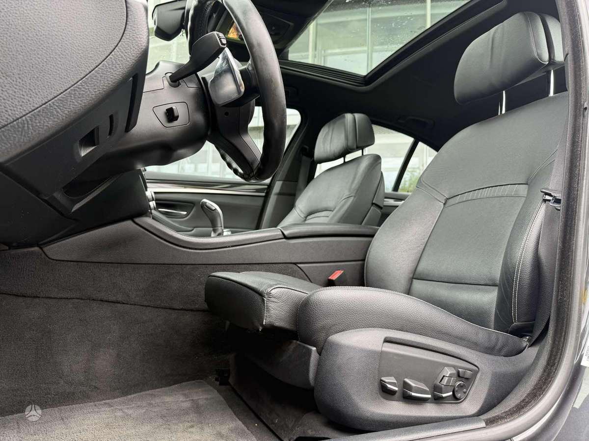 BMW 528, 2.0 l., Седан