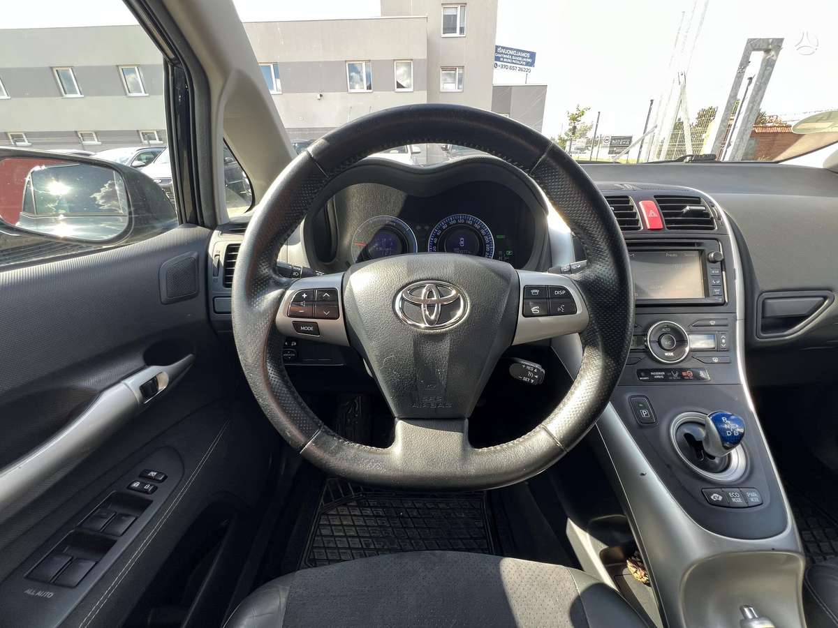 Toyota Auris - 11