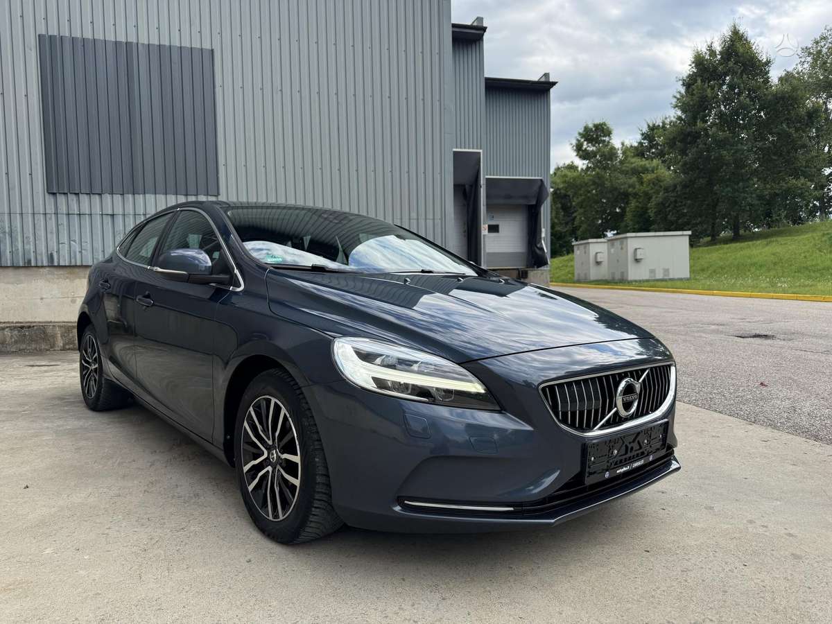 Volvo V40, 2.0 l., hatchback
