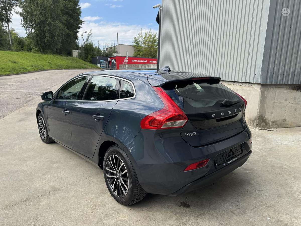 Volvo V40, 2.0 l., Хэтчбек