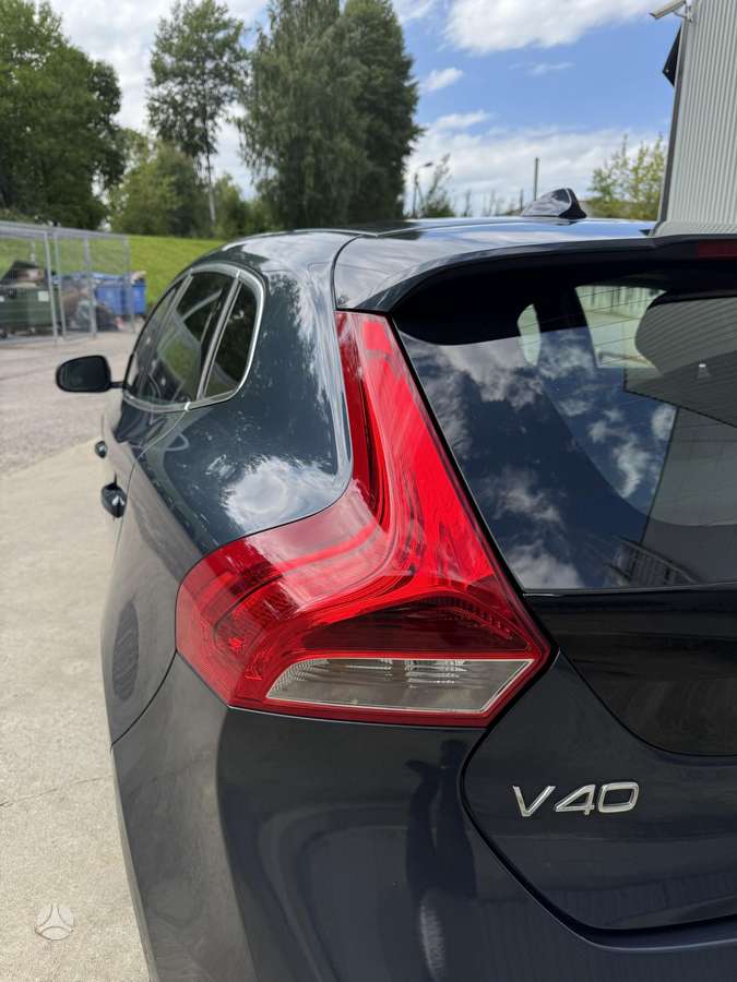 Volvo V40, 2.0 l., Хэтчбек