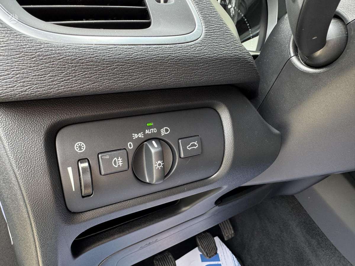 Volvo V40, 2.0 l., hatchback