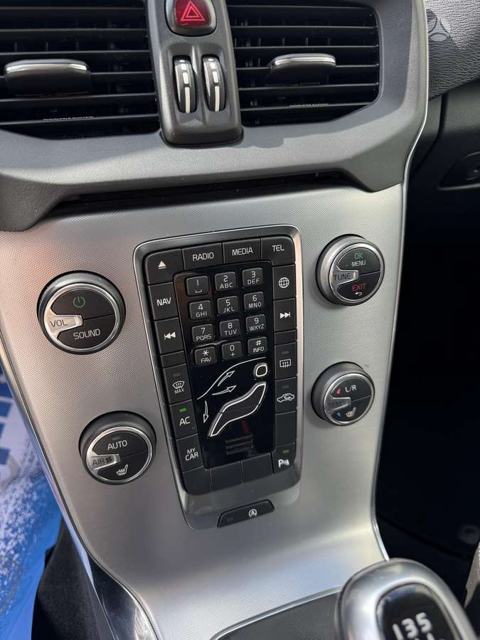 Volvo V40, 2.0 l., hatchback