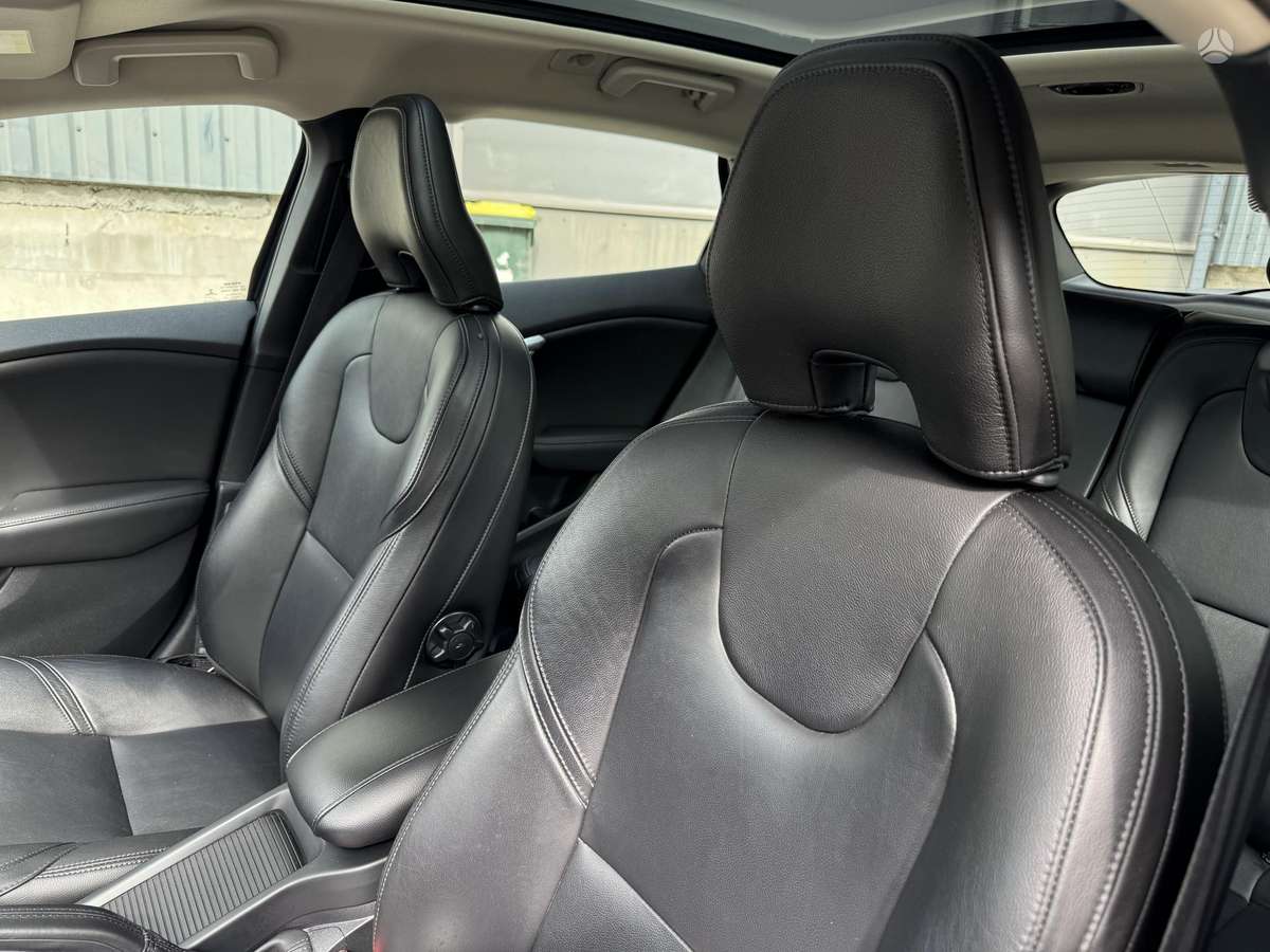 Volvo V40, 2.0 l., Хэтчбек