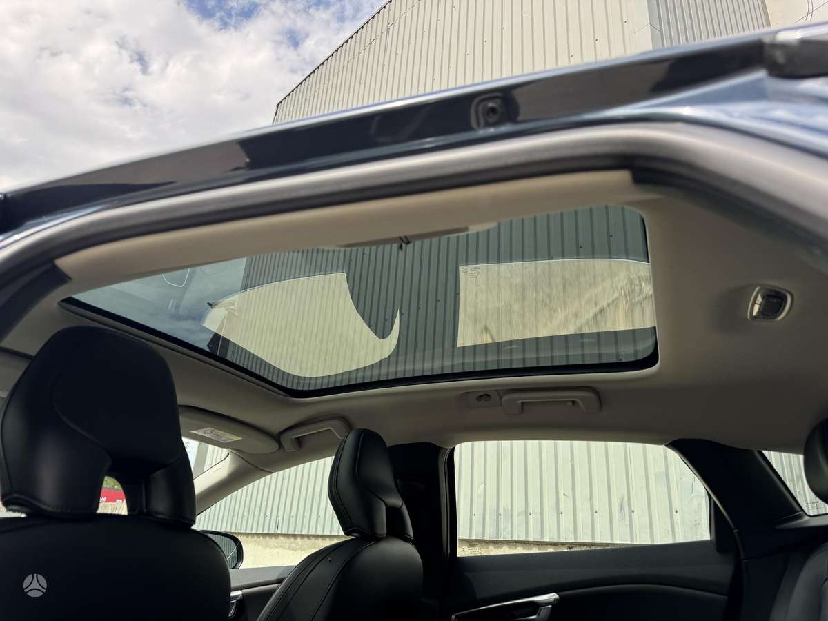 Volvo V40, 2.0 l., hatchback