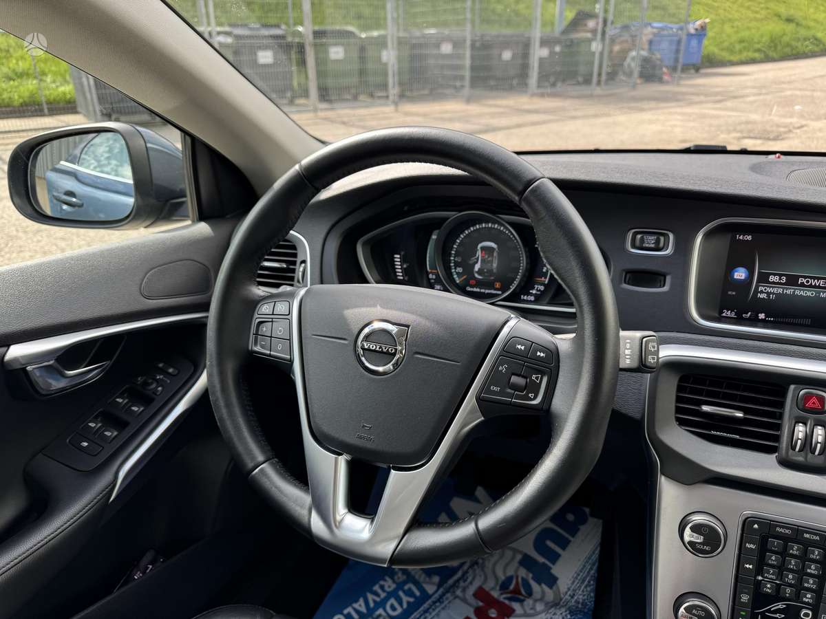 Volvo V40, 2.0 l., hatchback