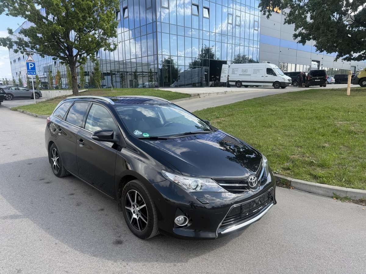 Toyota Auris, 1.6 l., Универсал