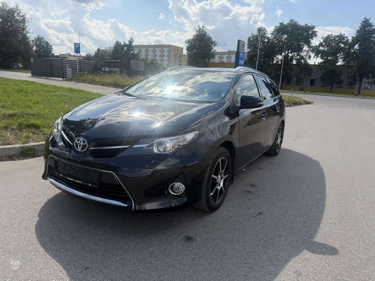 Toyota Auris, 1.6 l., Универсал