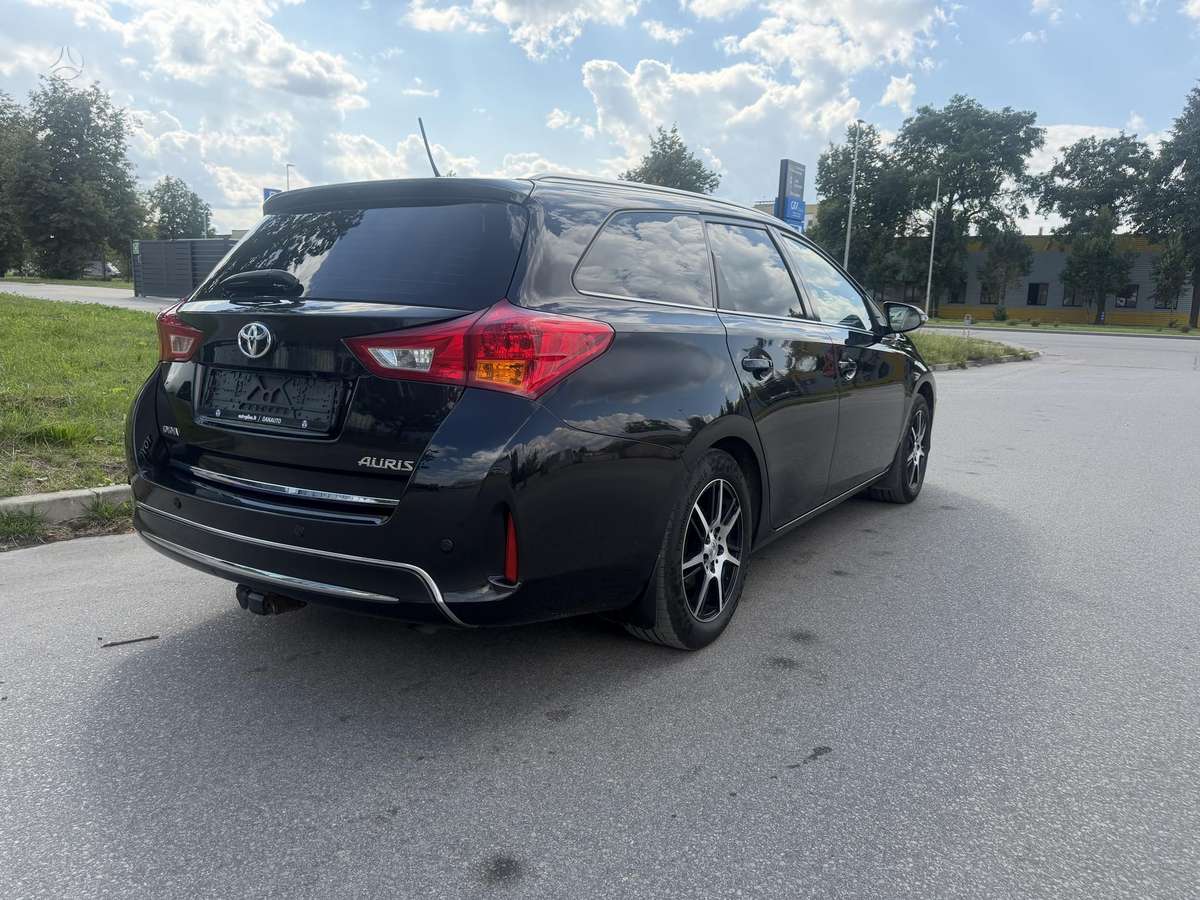 Toyota Auris, 1.6 l., Универсал