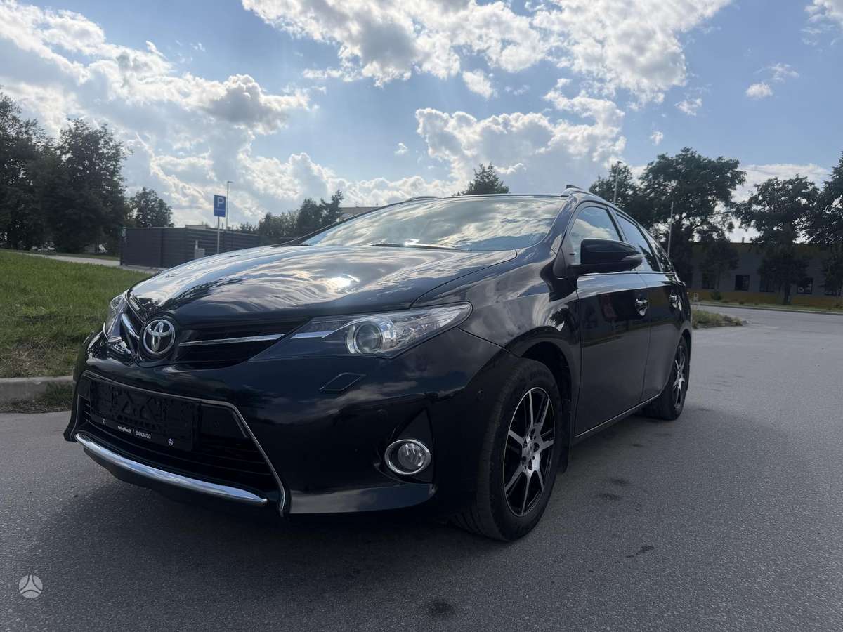 Toyota Auris, 1.6 l., Универсал