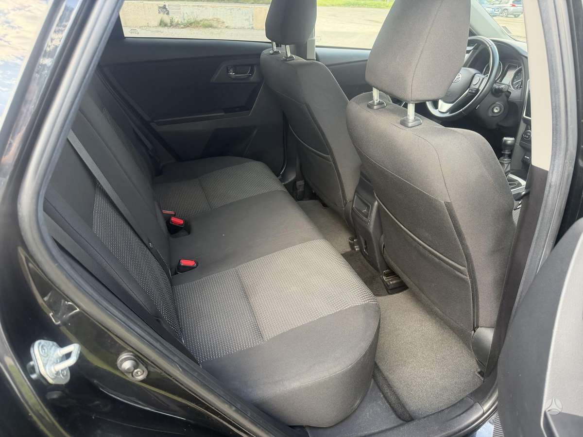 Toyota Auris, 1.6 l., Универсал