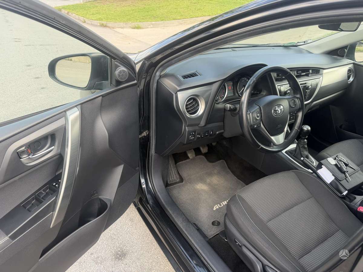 Toyota Auris, 1.6 l., Универсал