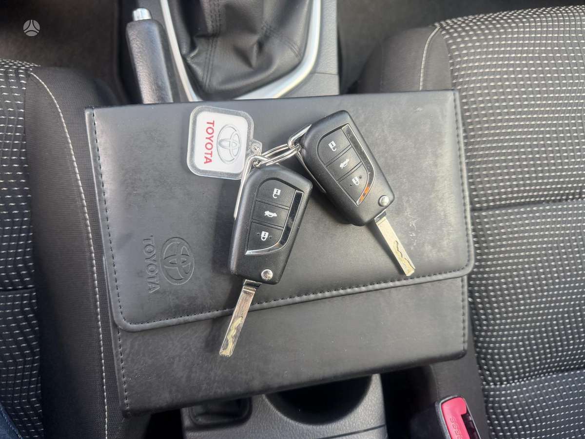 Toyota Auris, 1.6 l., Универсал