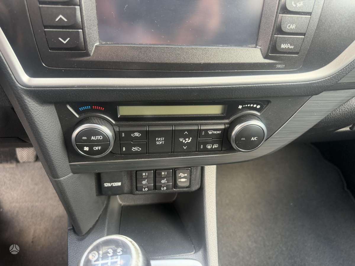 Toyota Auris, 1.6 l., Универсал