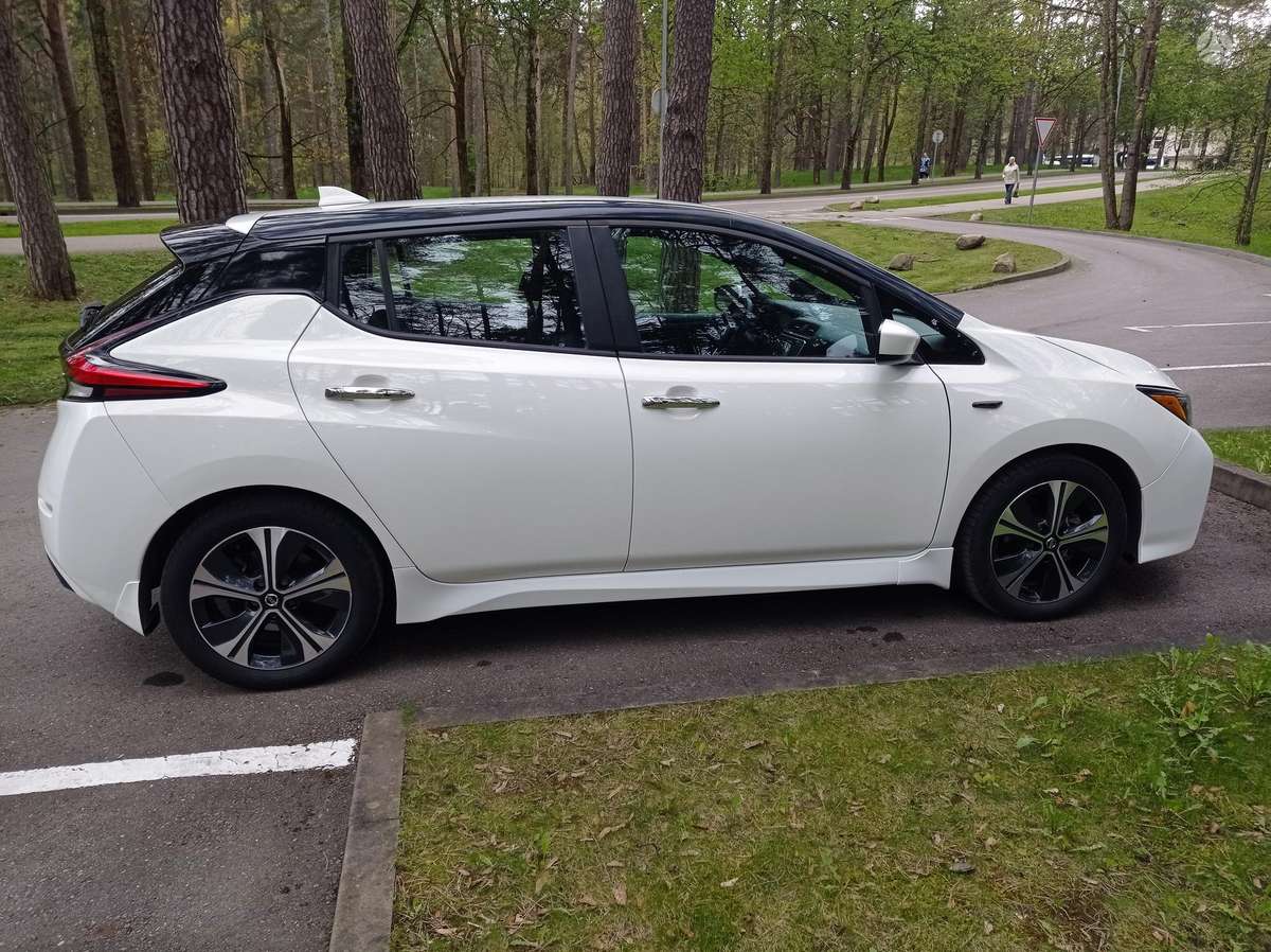 Nissan Leaf, 40 kWh, hatchback