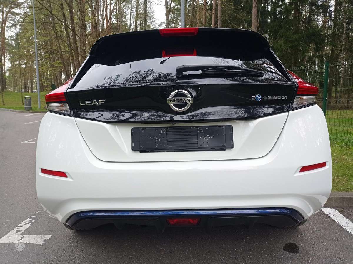 Nissan Leaf, 40 kWh, hatchback