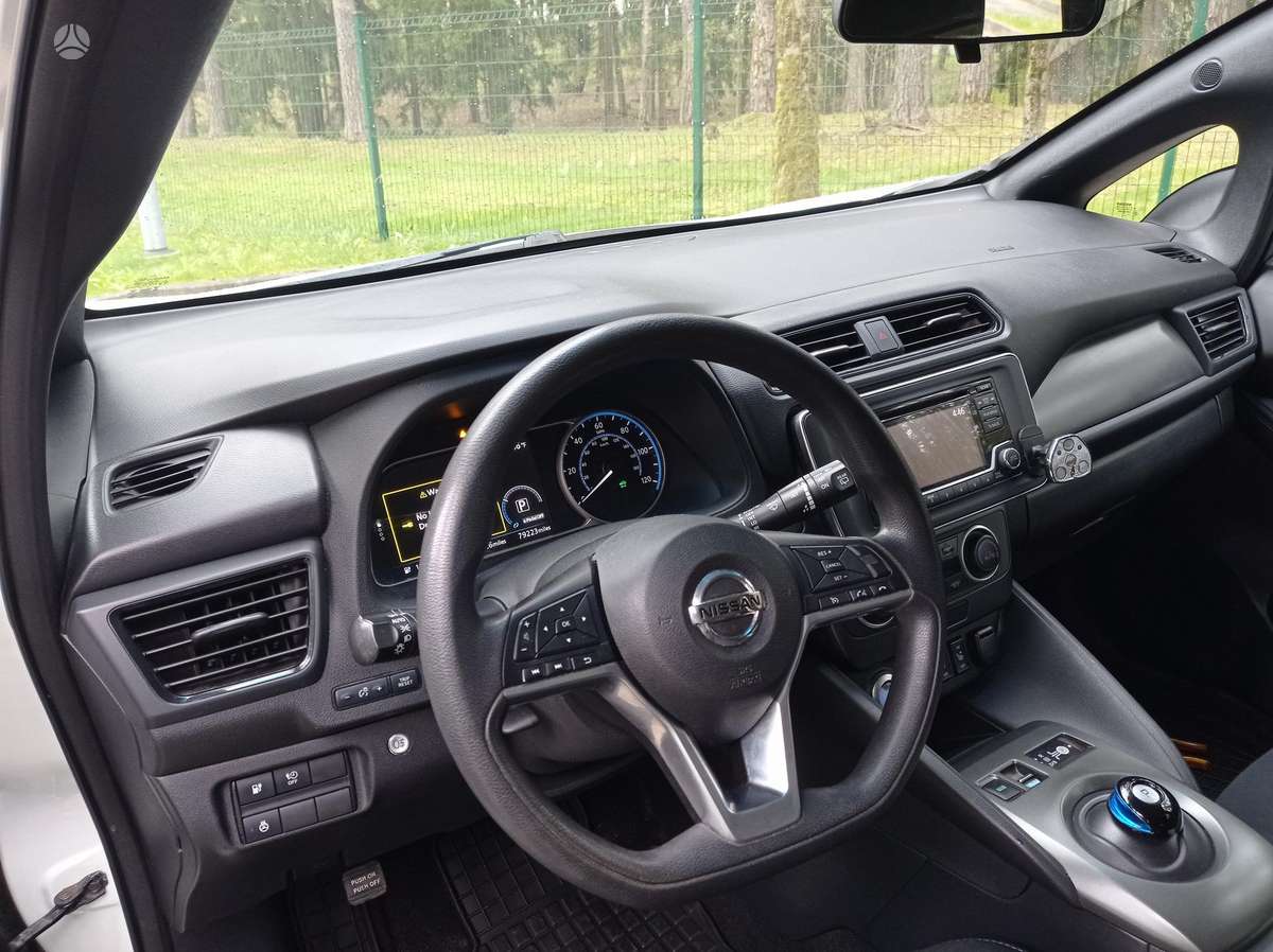 Nissan Leaf, 40 kWh, hatchback