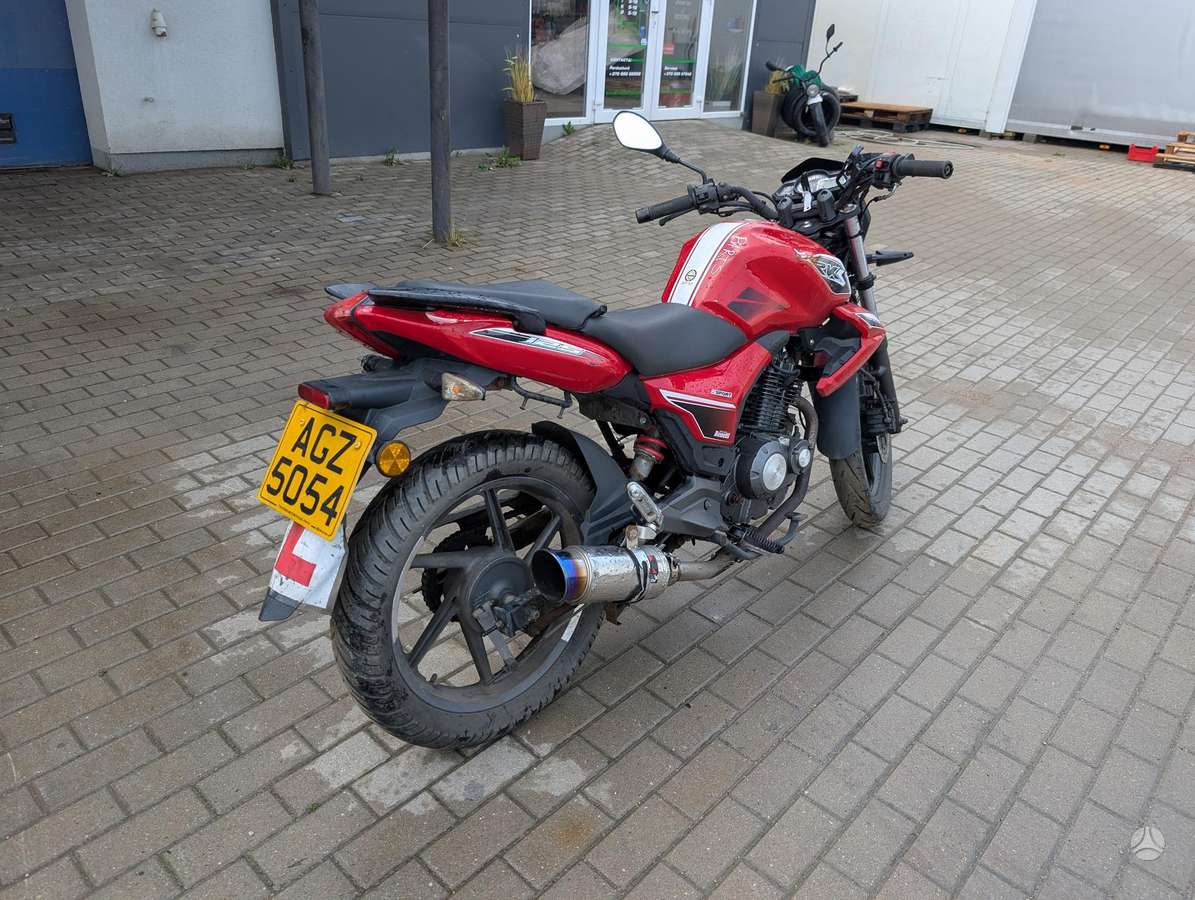 Benelli 125, touring / sport touring