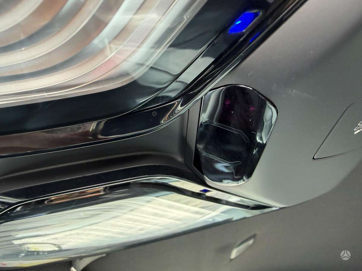 BMW 520, 2.0 l., Седан