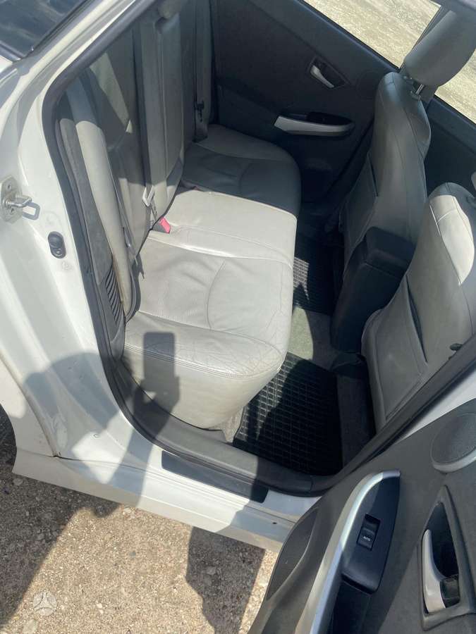 Toyota Prius - 6