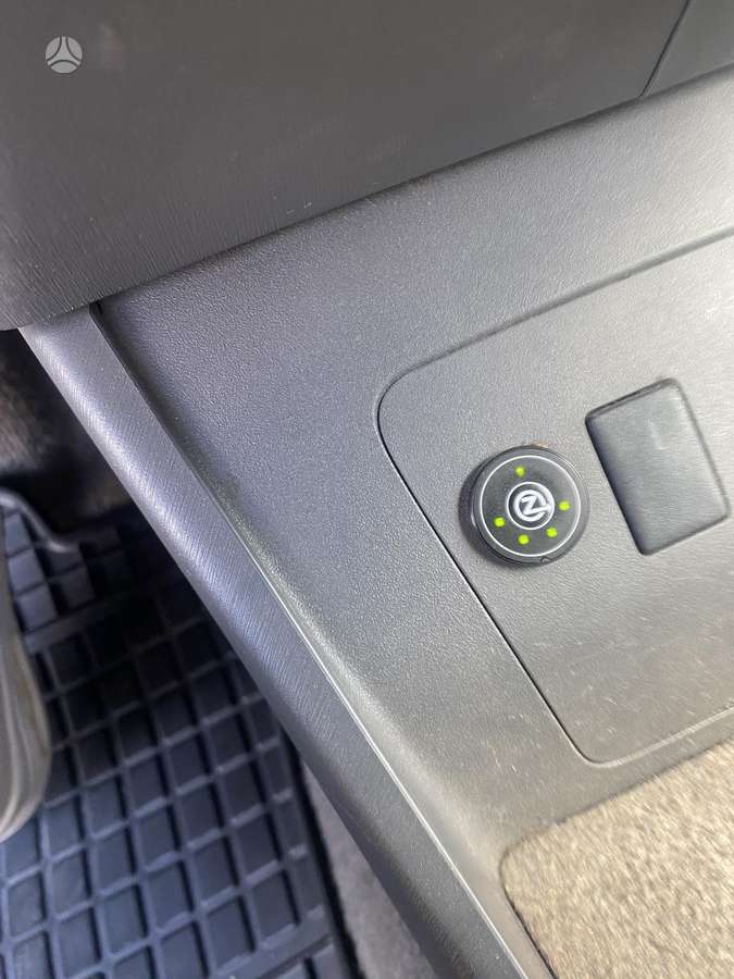 Toyota Prius - 9