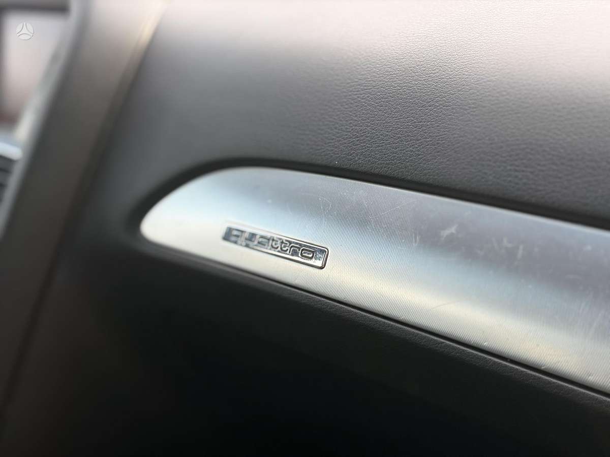 Audi A6, 3.0 l., Седан