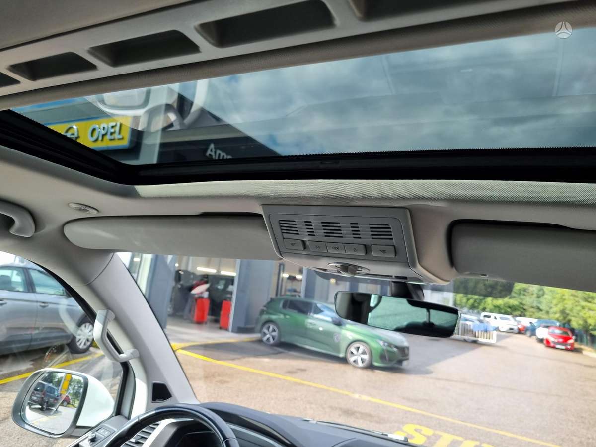 Volkswagen Multivan - 8
