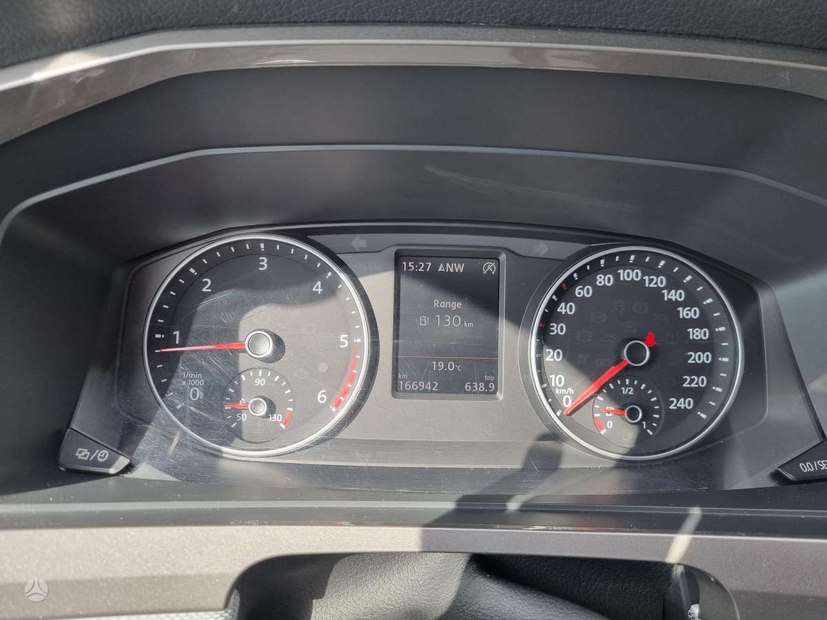 Volkswagen Multivan - 12