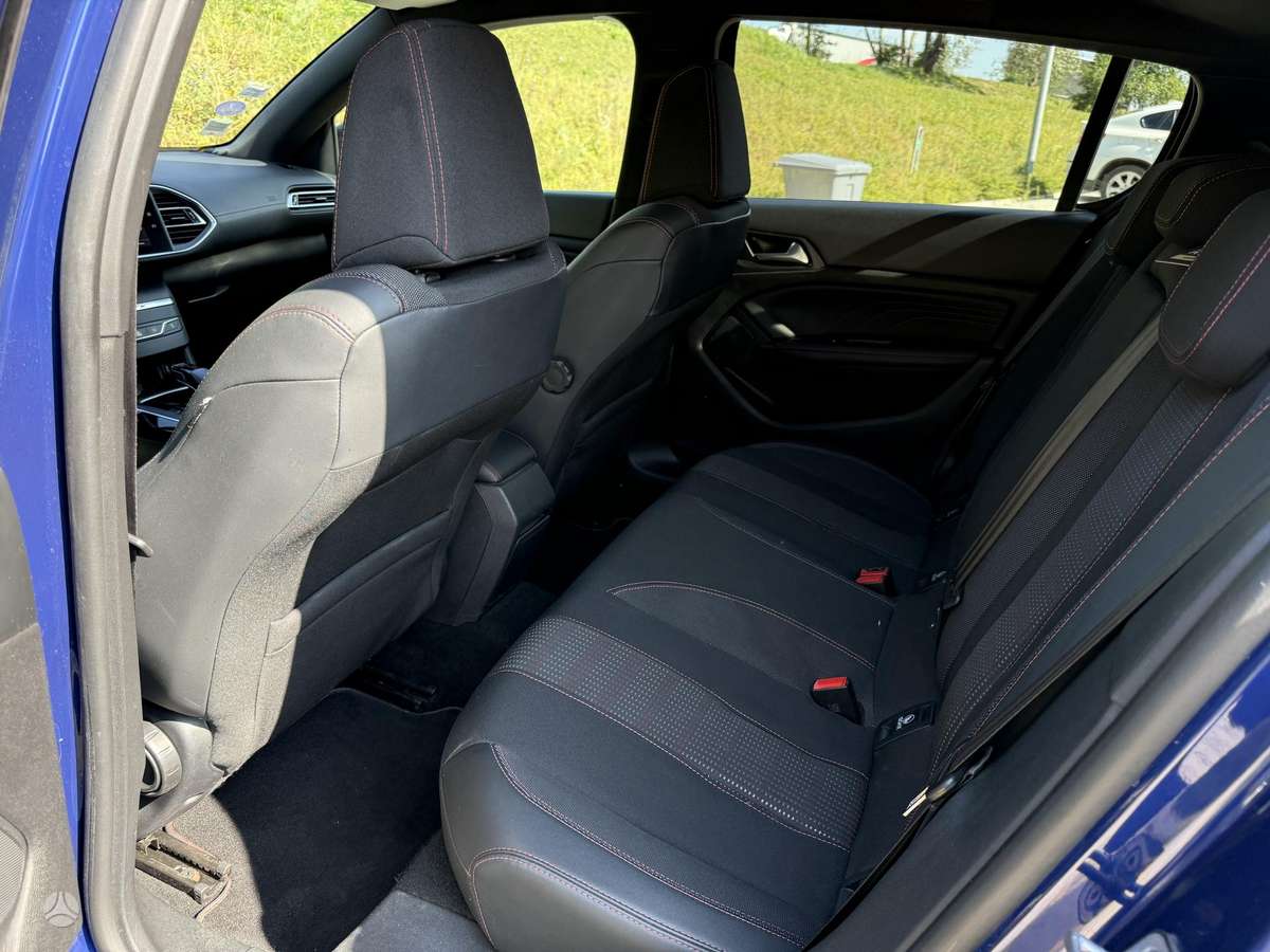 Peugeot 308, 1.2 l., hatchback