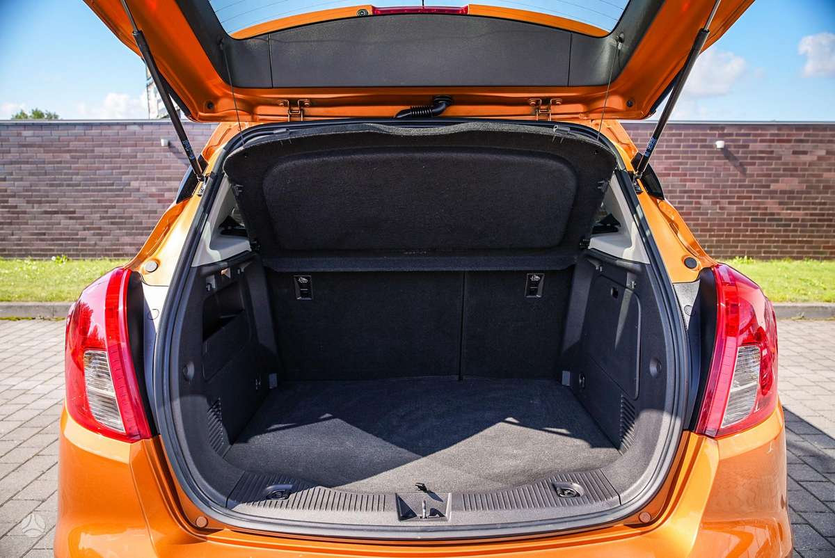 Opel Mokka X, 1.6 l., Внедорожник / Кроссовер