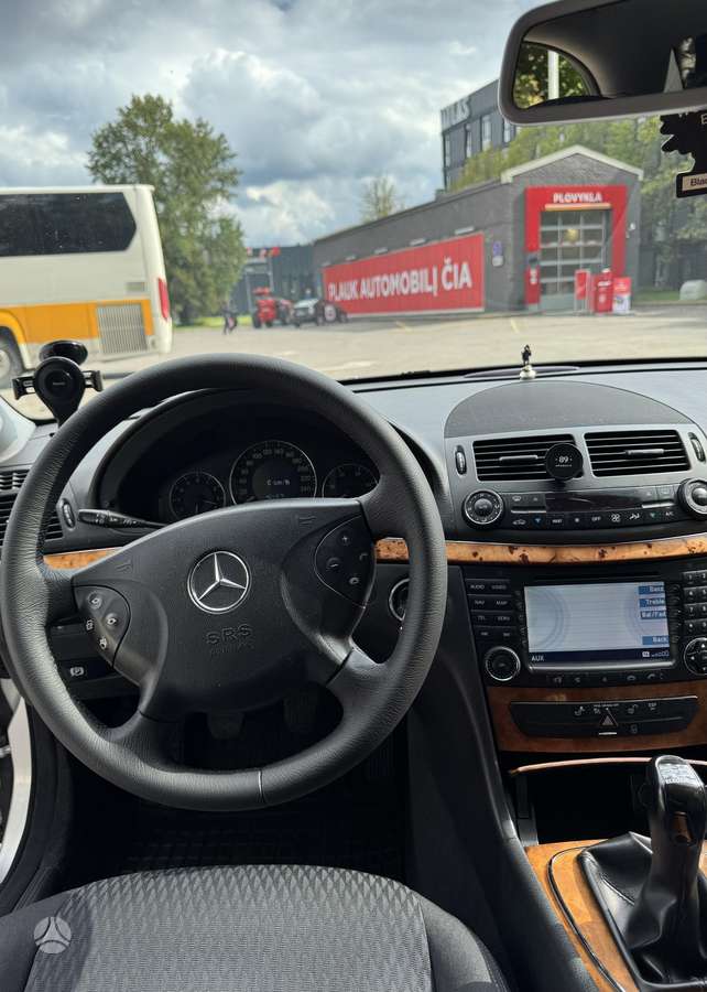 Mercedes-Benz E220, 2.2 l., Седан