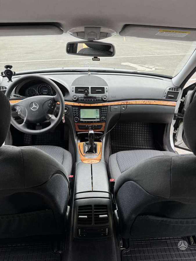 Mercedes-Benz E220, 2.2 l., Седан